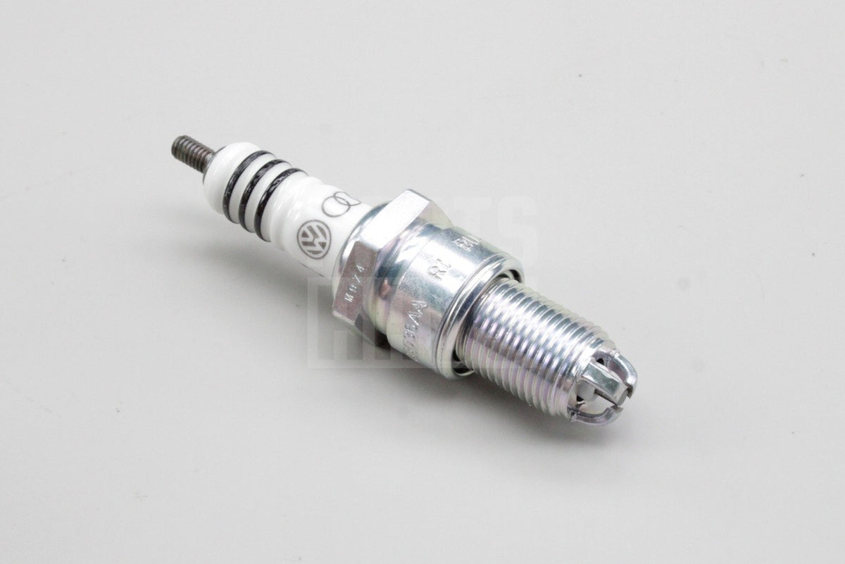 VW Golf MK3 GTI Corrado Audi Skoda SEAT 2.0 spark plugs (x4) 101000036AA