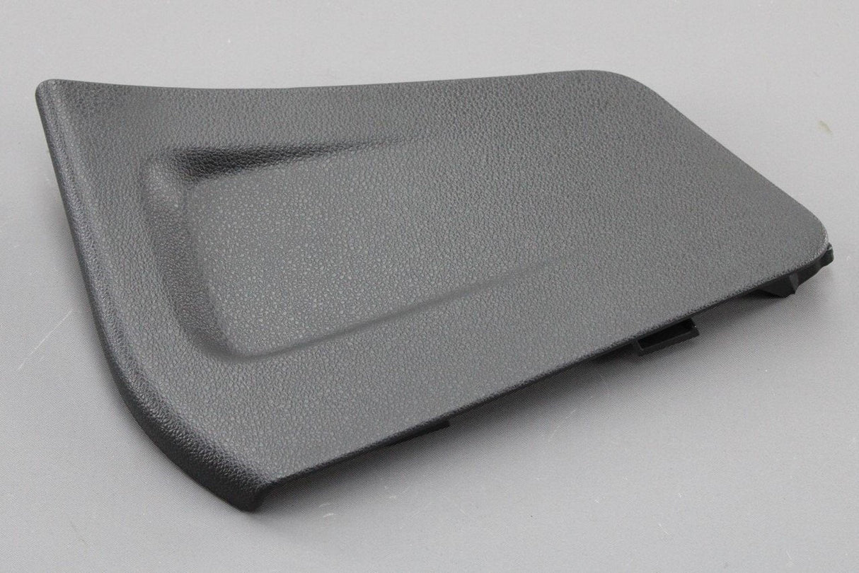 SEAT Leon 5F 2013-21 rear light access cover trim (right) 5F3867658B VS9