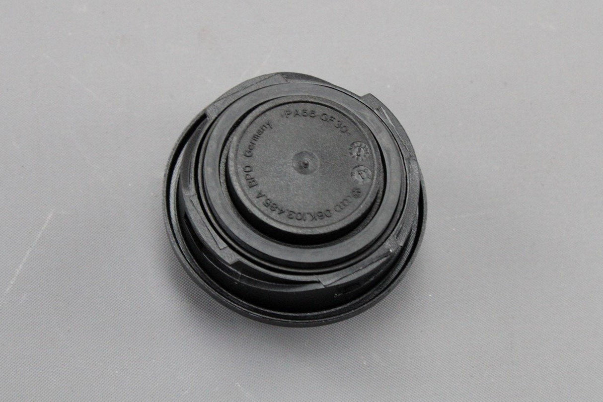 VW Audi Skoda SEAT various models engine oil filler screw cap 06K103485A