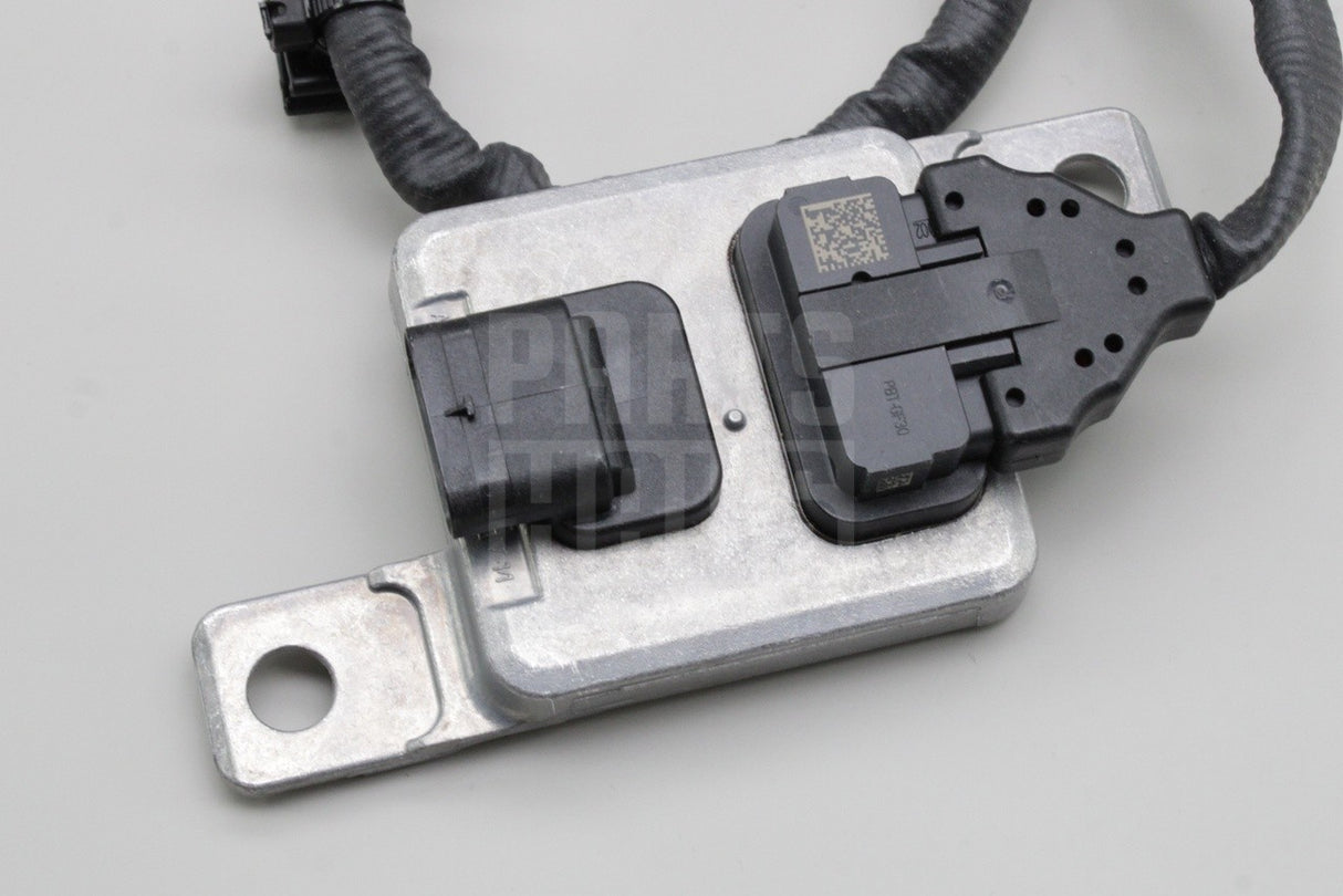 VW Touareg 7P 2013-18 3.0 TDI V6 exhaust NOx sensor 8K0907807N