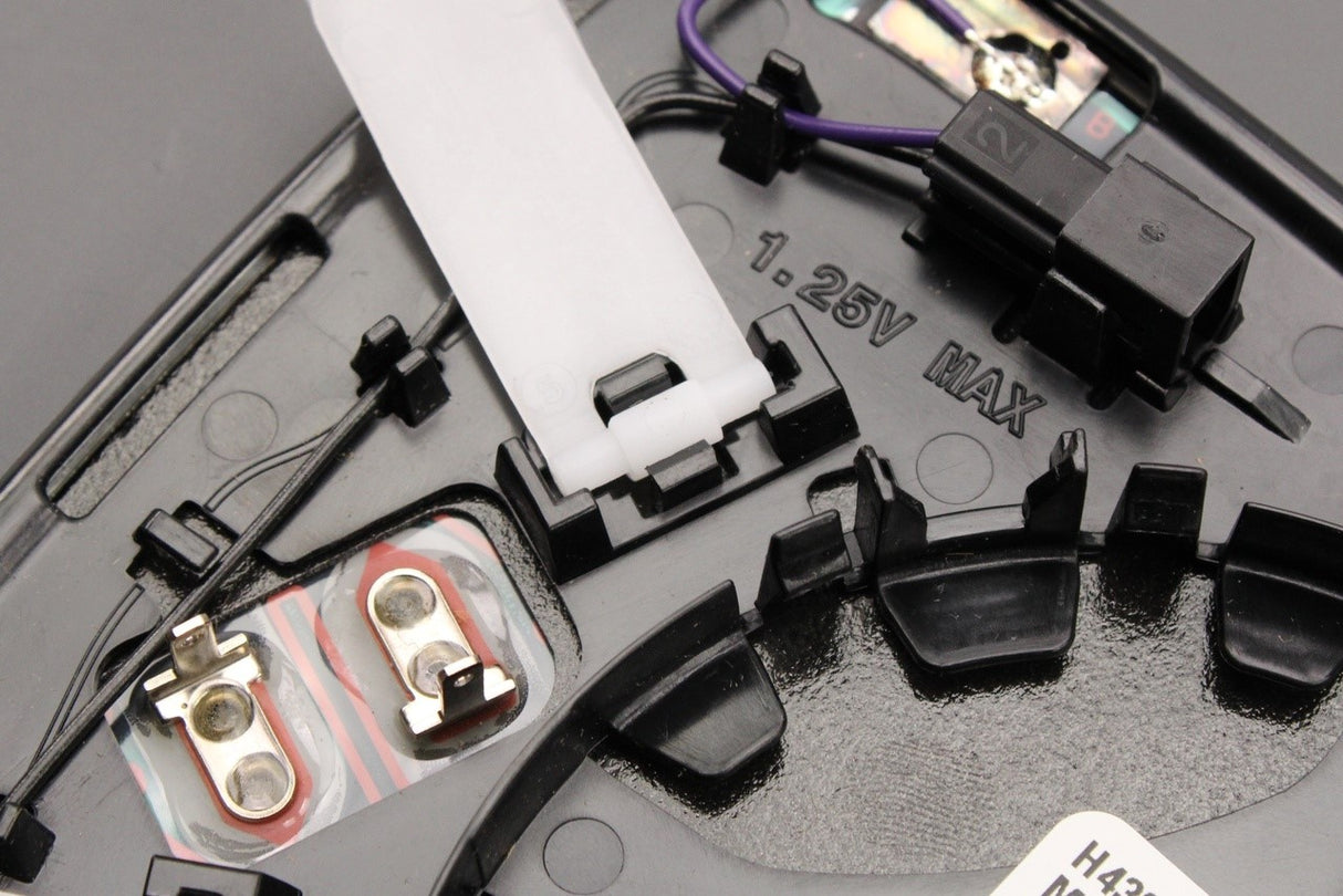 Jaguar XF XJ XE I-Pace exterior wing mirror glass (left) C2D42125