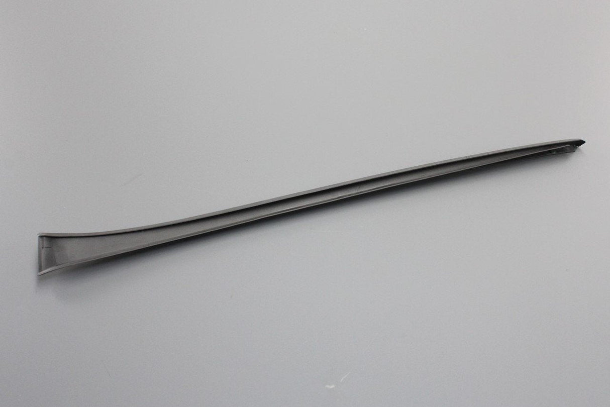 CUPRA Formentor 21-on front windscreen trim strip (right) 5FF854328 5AP