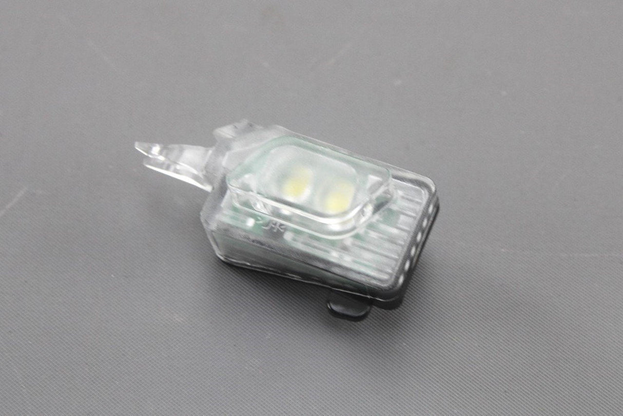 Genuine Audi A4 S4 RS4 A5 S5 RS5 Q5 exterior door handle light (right) 8W0947134