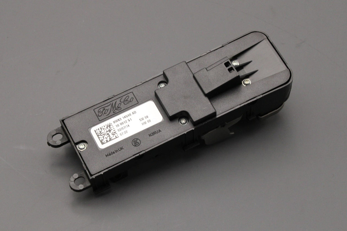 Jaguar XK 2006-2014 drivers door window switches C2P18644