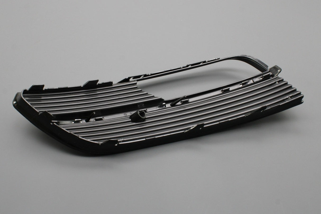 Audi A3 8V 2013-2016 front fog light grille (right) 8V3807682A 9B9
