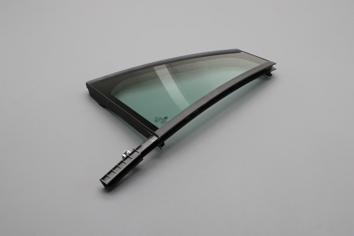 Skoda Superb Estate 15-24 rear door side window (right) 3V9845214F 5AP