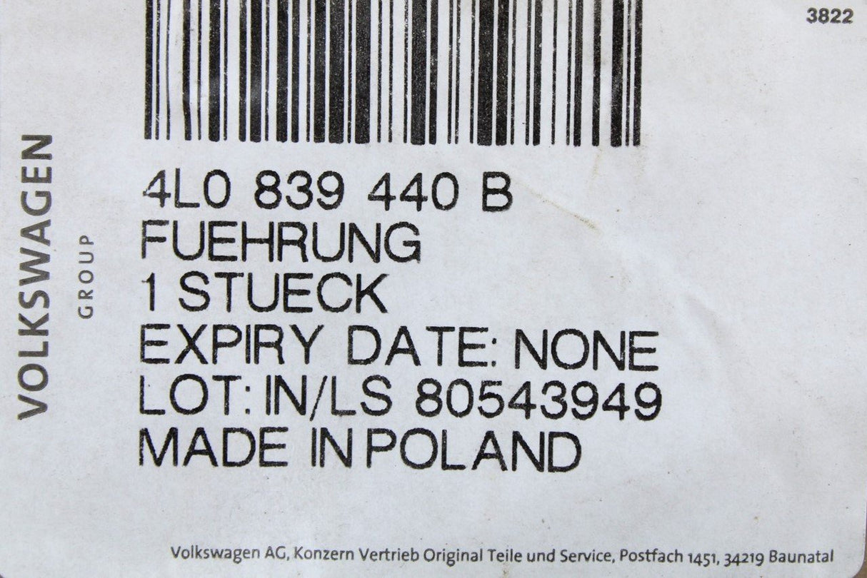 Audi Q7 2007-15 rear right window seal guide 4L0839440B
