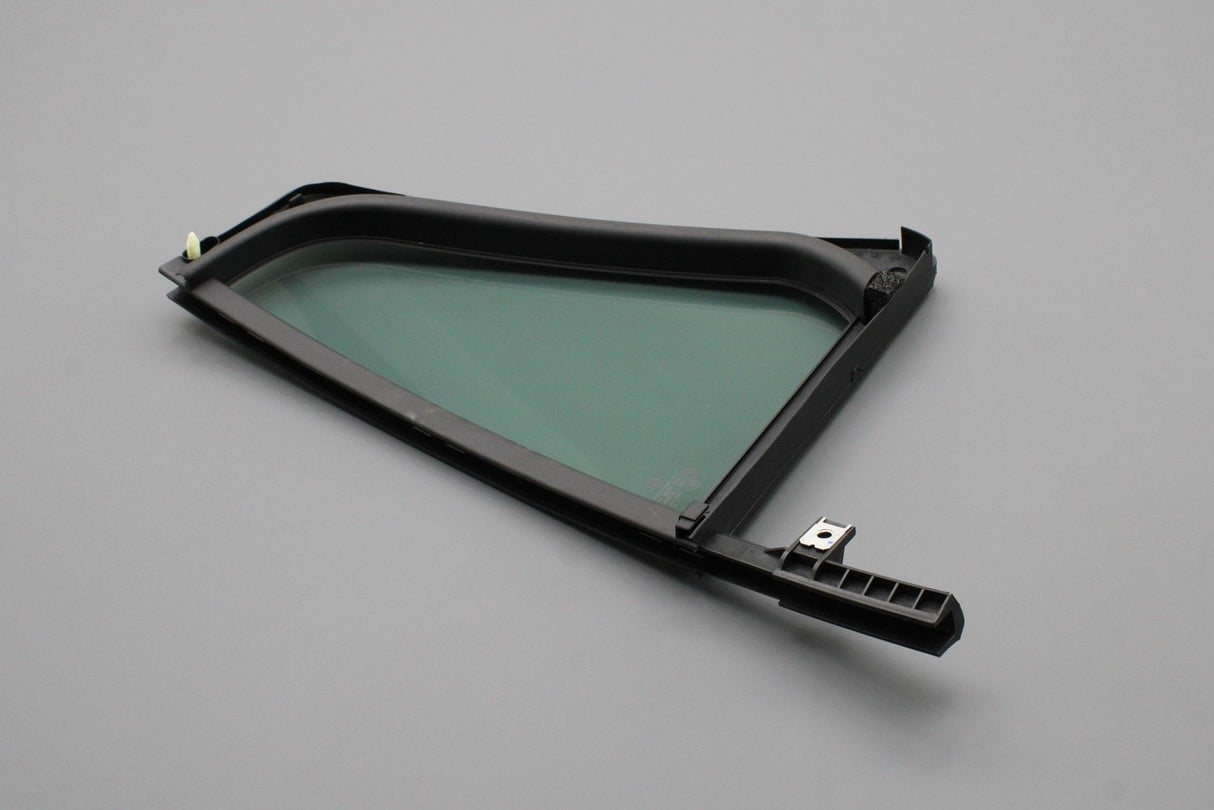 Skoda Superb Estate 15-24 rear door side window (right) 3V9845214F 5AP