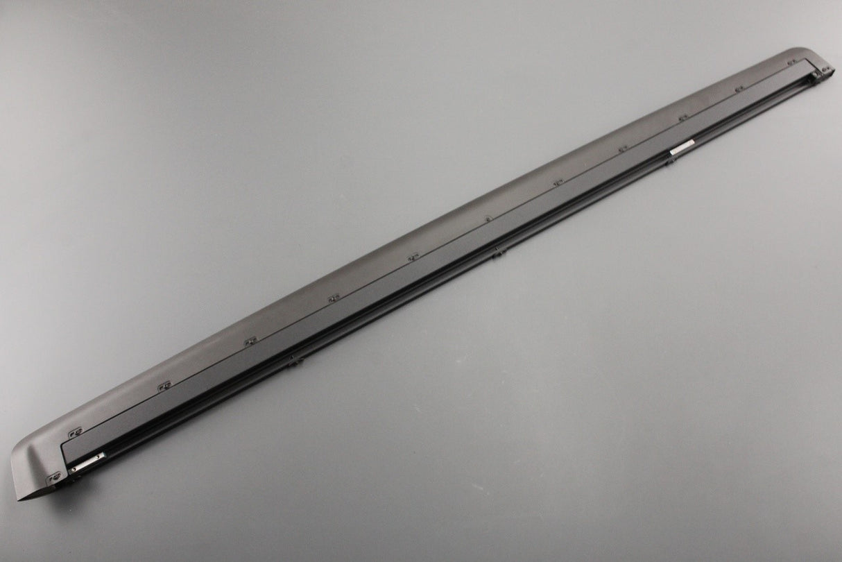 Land Rover Discovery 5 17-on deployable side step (left) VPLRP0327