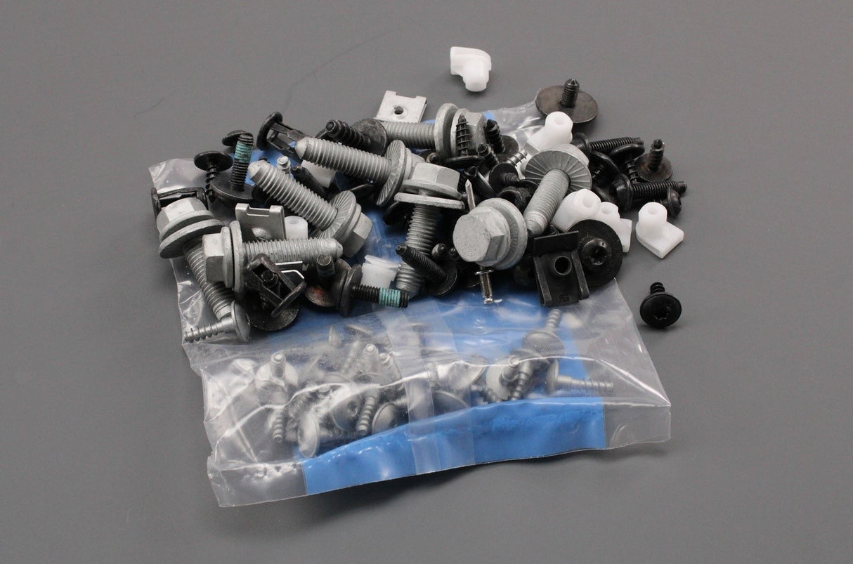 Audi TT TTS 2015-on front bumper fixing screw set 8S0098623A