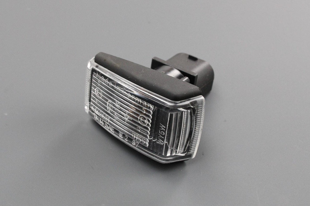 Volvo V70 wing indicator side repeater 9178885