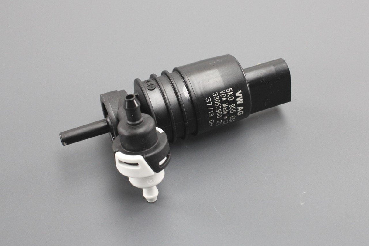 VW Golf MK6 2012-2013 windscreen washer pump 5K0955651