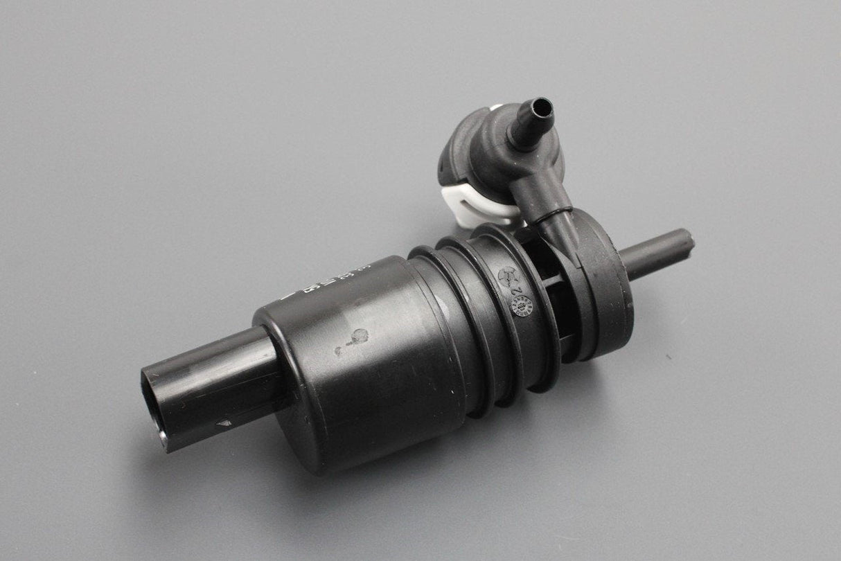 VW Golf MK6 2012-2013 windscreen washer pump 5K0955651