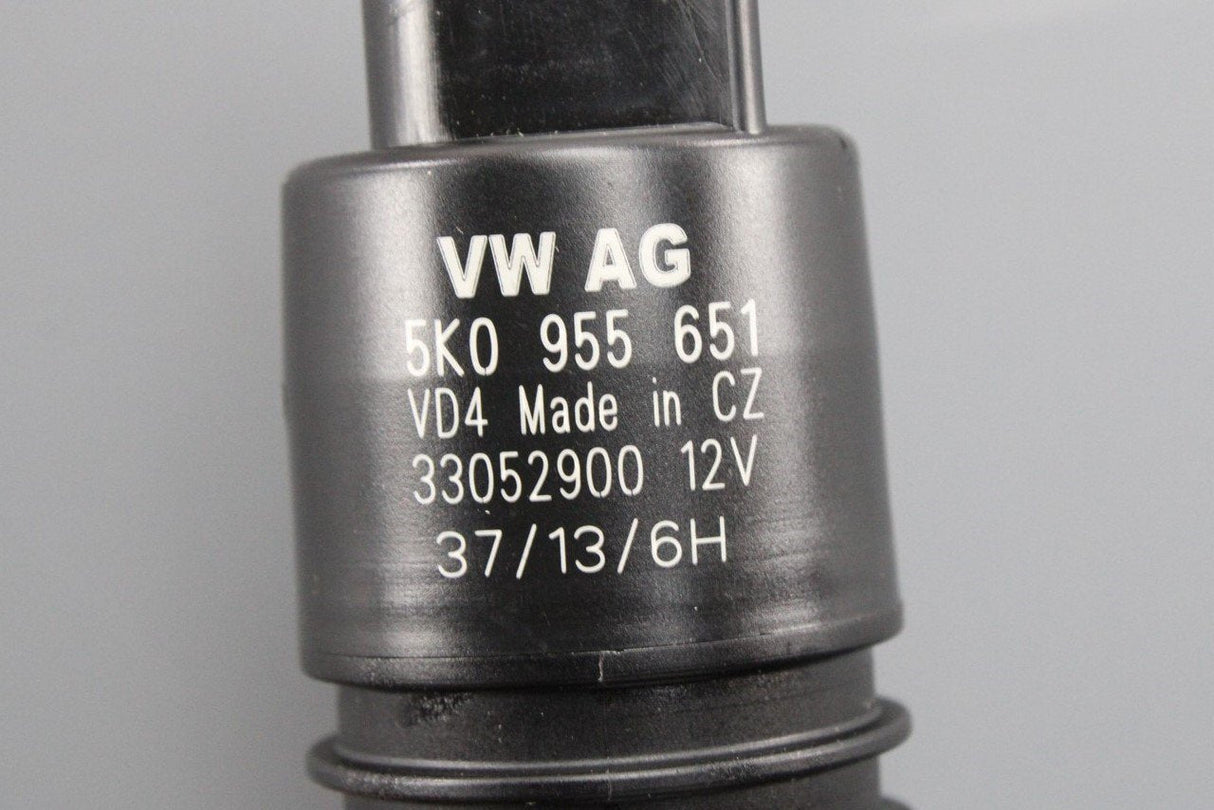 VW Golf MK6 2012-2013 windscreen washer pump 5K0955651