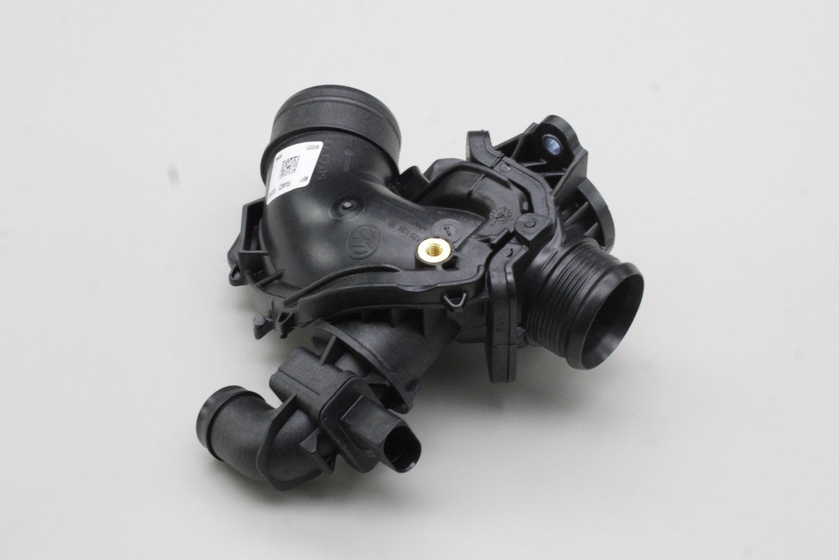Audi A4 A5 A6 Q5 2.0 TDI air intake connection 04L129635F