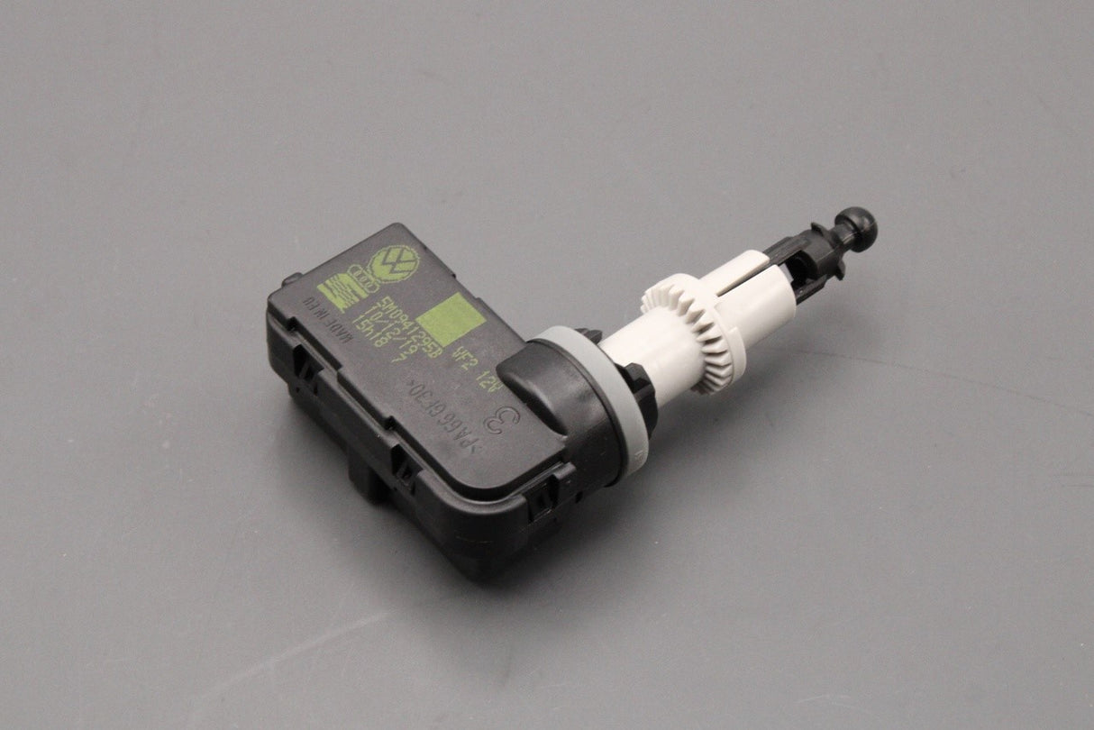 VW Golf MK6 09-13 Scirocco headlight range control motor (x1) 5M0941295B