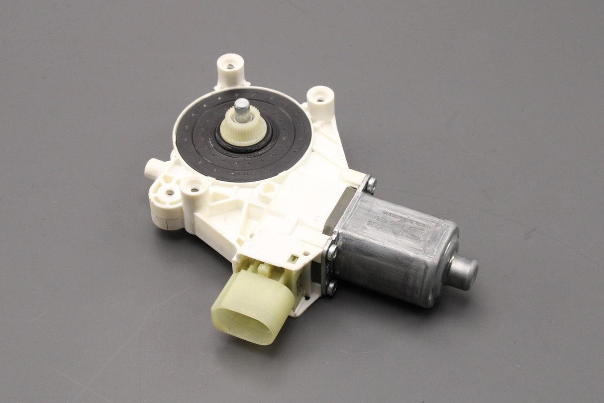 BMW 1' E87 3' E90 X1 E84 front window regulator motor (left) 67626927027