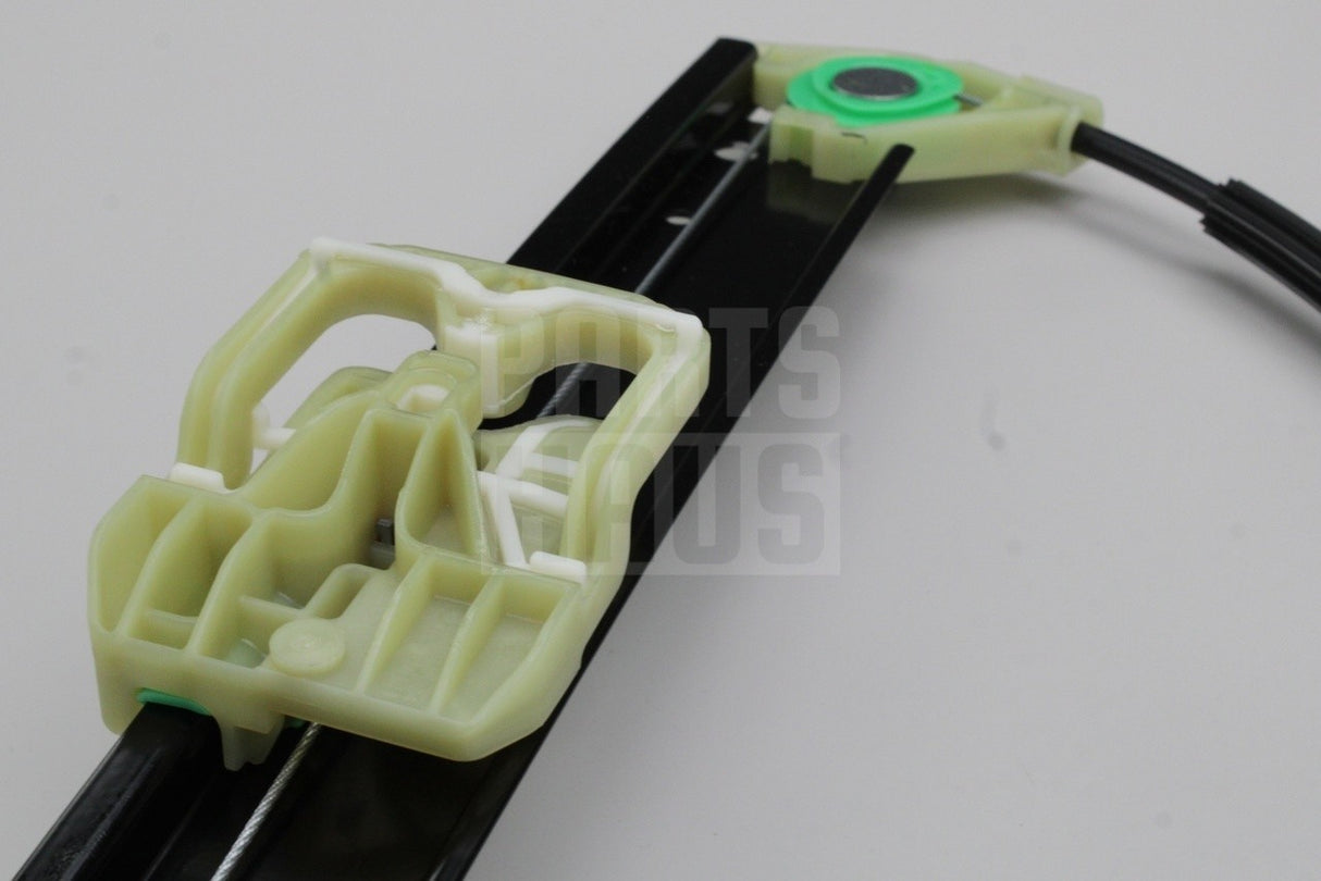 Skoda Octavia 2013-21 front window regulator (right) 5E0837462B