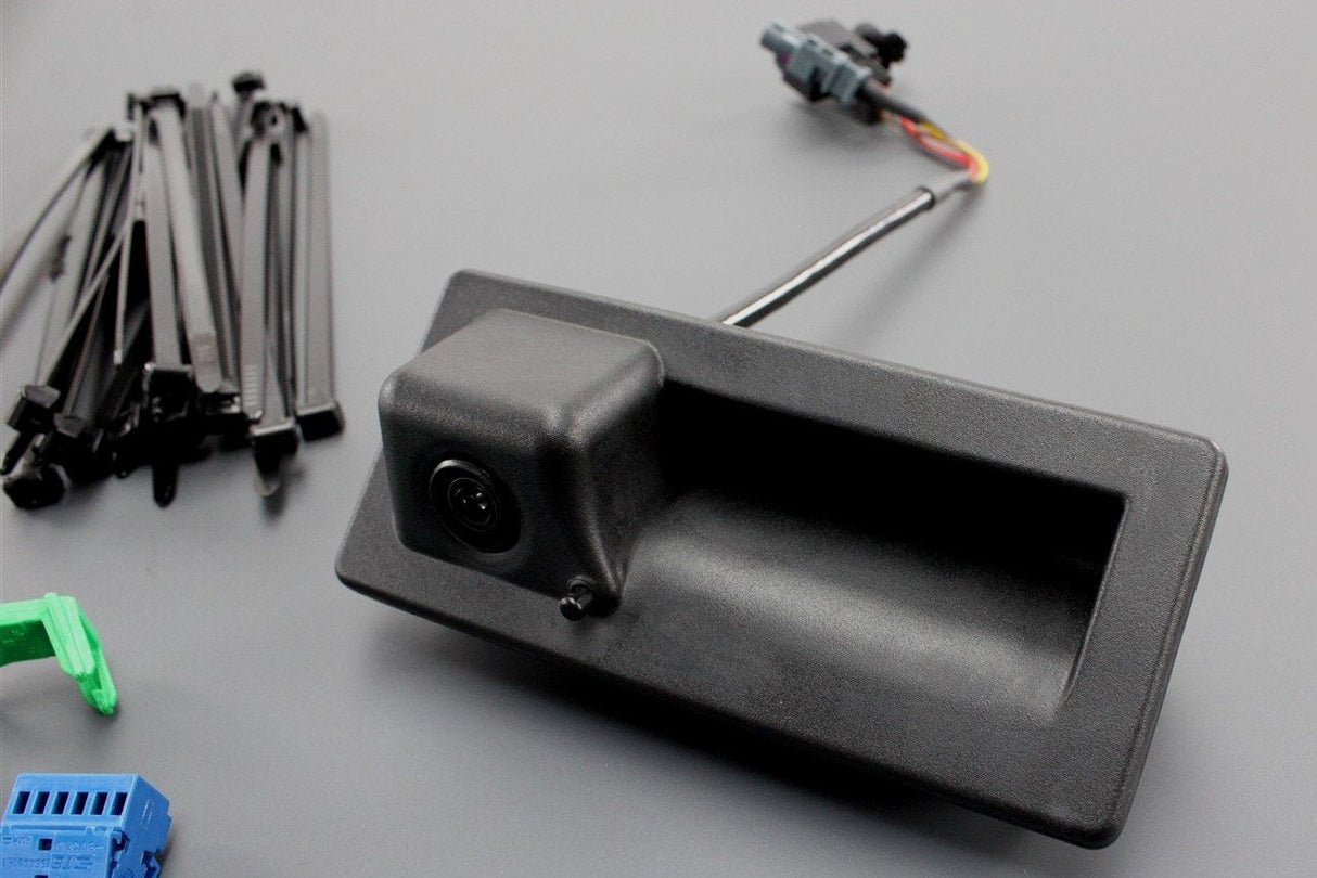 VW Touran 2016-on reversing camera kit (RHD) 5TC054634