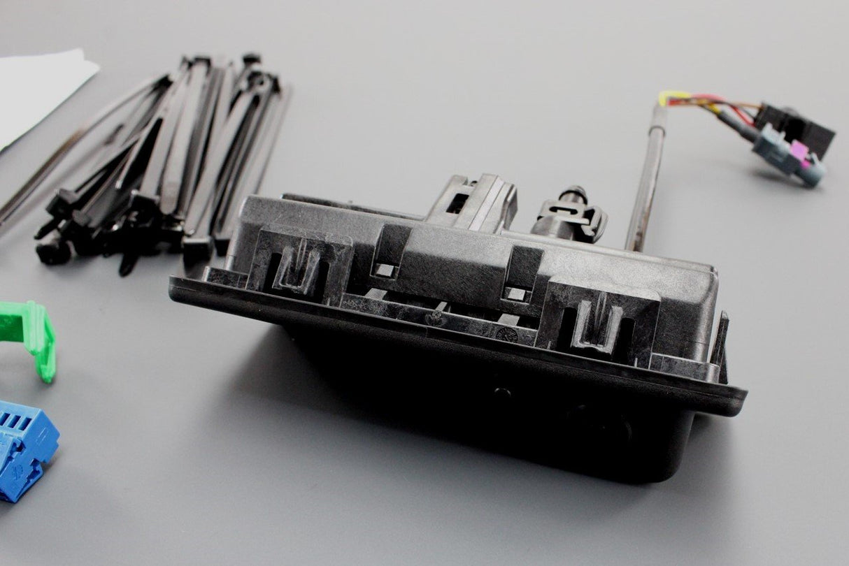 VW Touran 2016-on reversing camera kit (RHD) 5TC054634