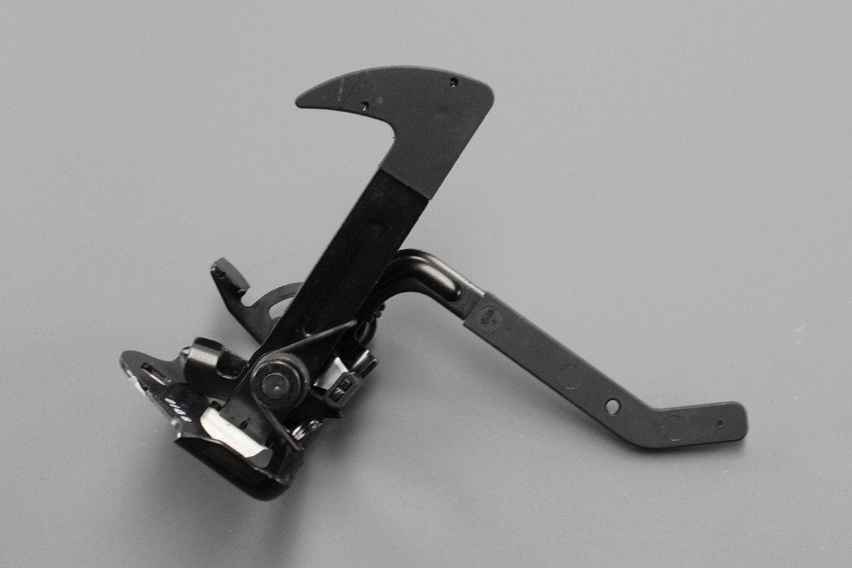 Skoda Octavia 2004-2013 bonnet catch hook 1Z0823480G