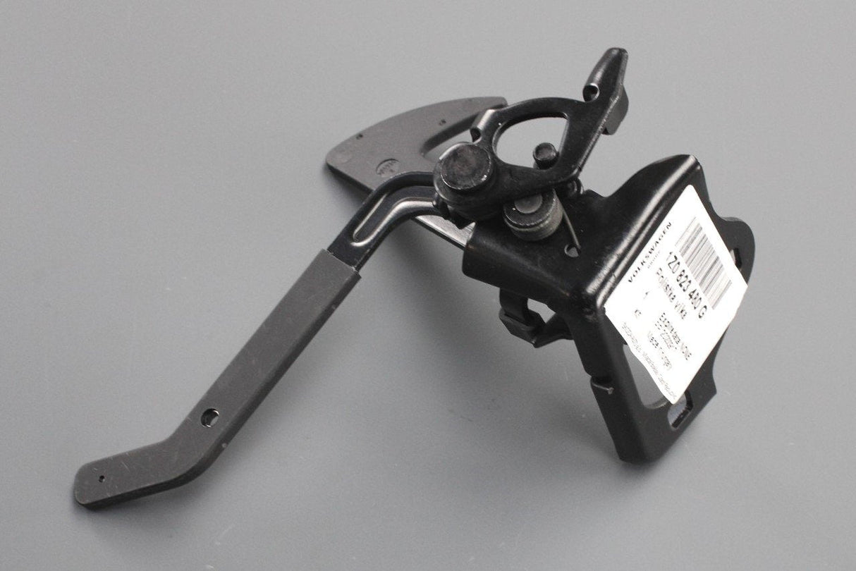 Skoda Octavia 2004-2013 bonnet catch hook 1Z0823480G