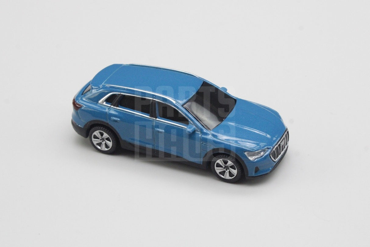 Audi e-Tron accessory 32GB USB stick 3221900100