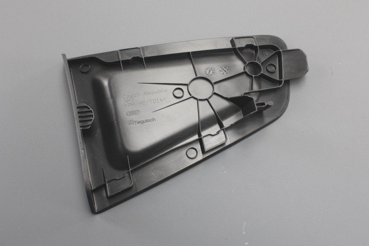 Audi A6 RS6 19-on boot lid light cover trim (inner left) 4K9867657 4PK