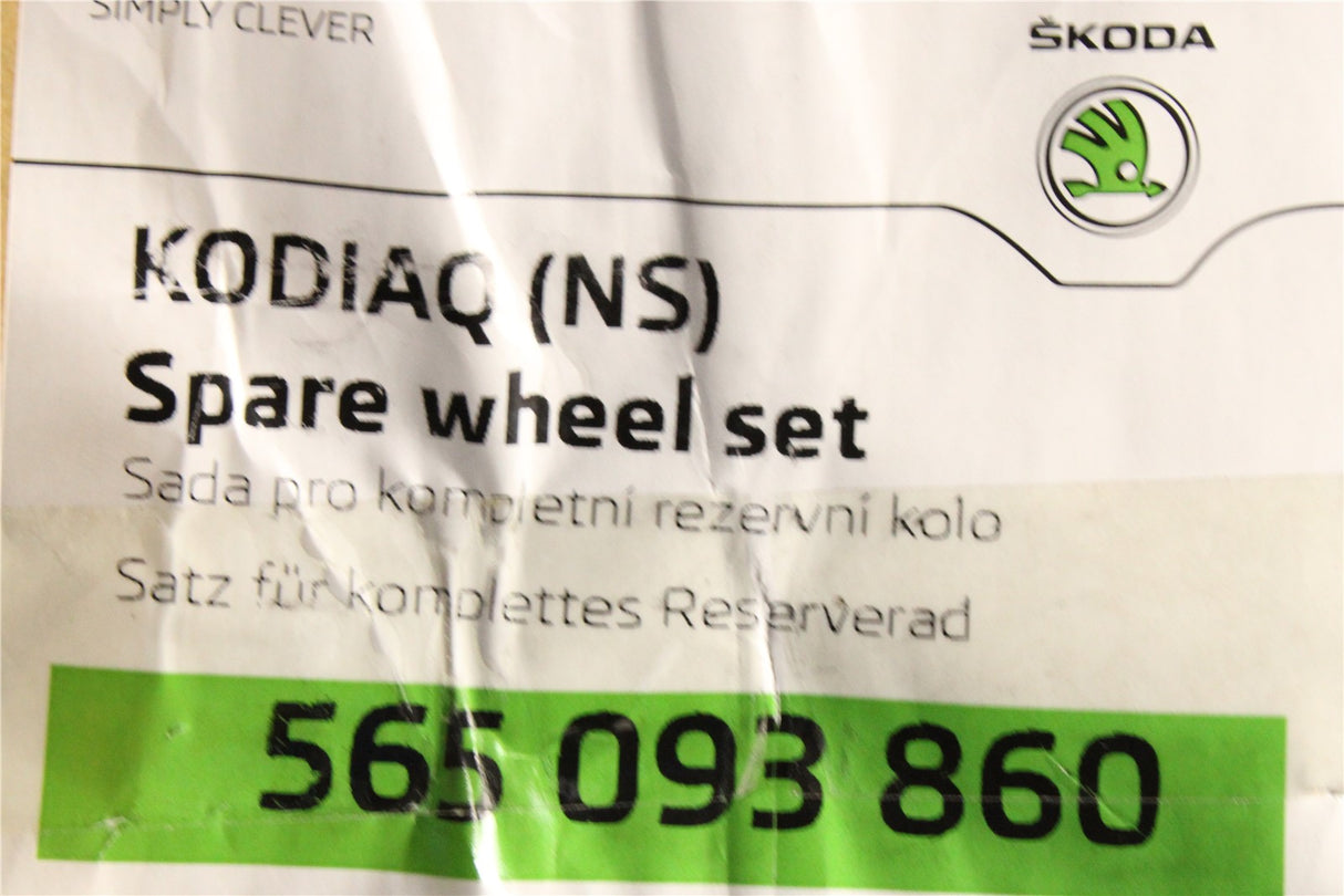 Skoda Kodiaq 17-on temporary spare wheel tool kit (5 seater) 565093860