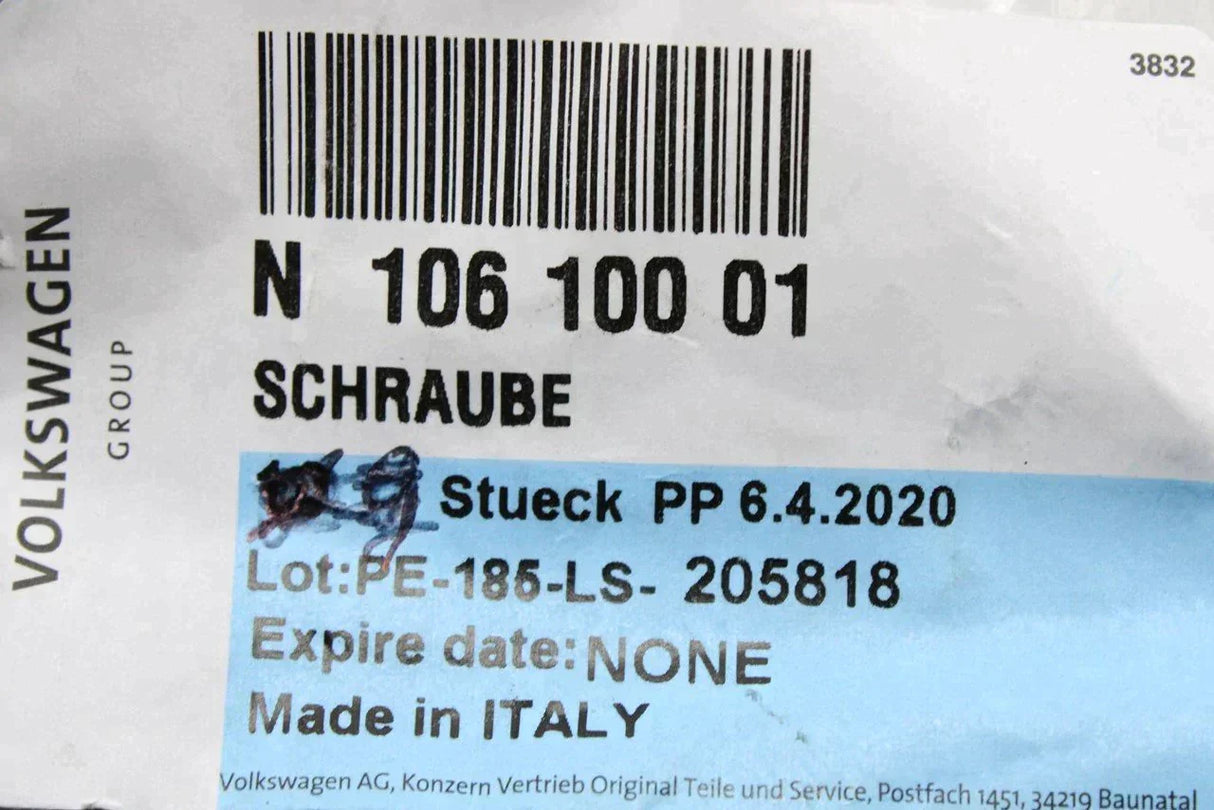 VW Audi Skoda SEAT hexagon head collared bolt (M8x90) N10610001