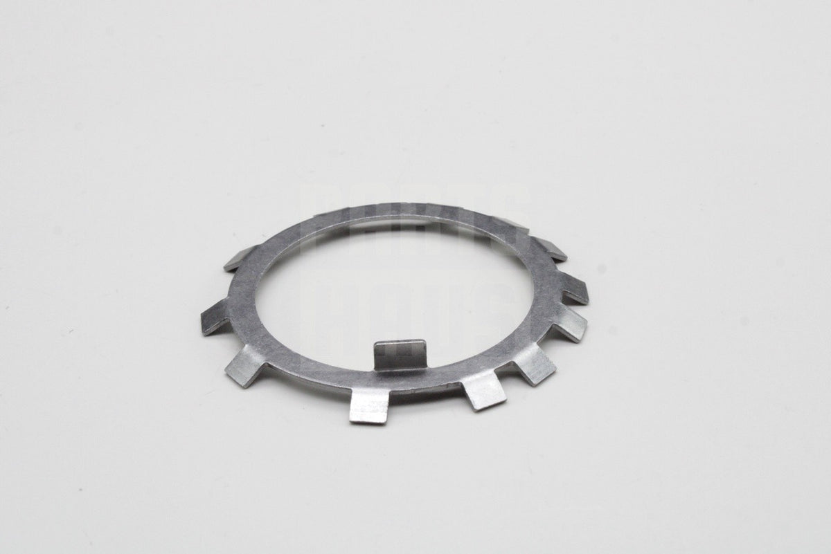 VW Crafter 50 06-16 rear hub retaining plate (left or right) 2E0501395