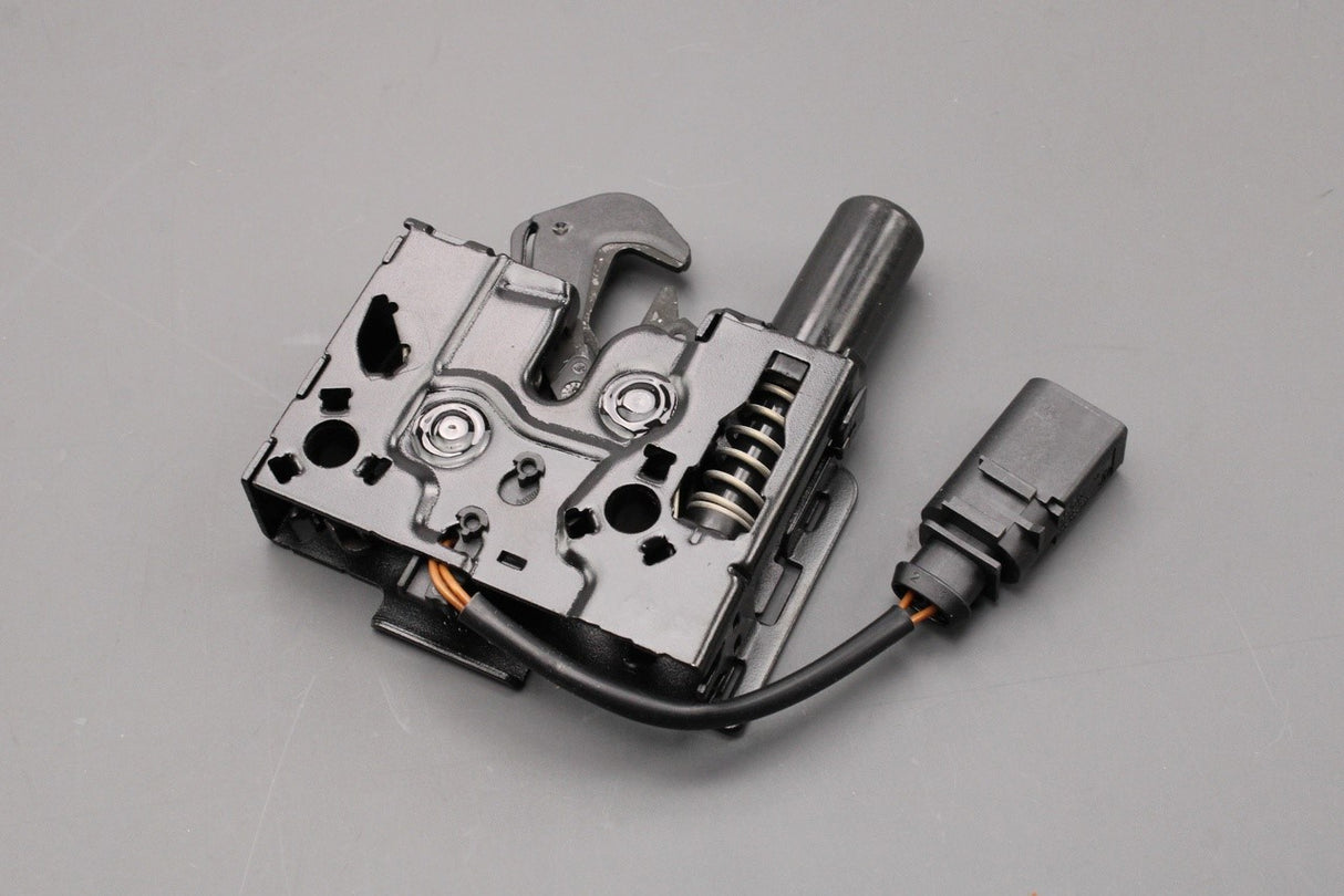 Audi TT TTS TTRS VW Polo T-Cross bonnet lid lock catch 8S0823509B
