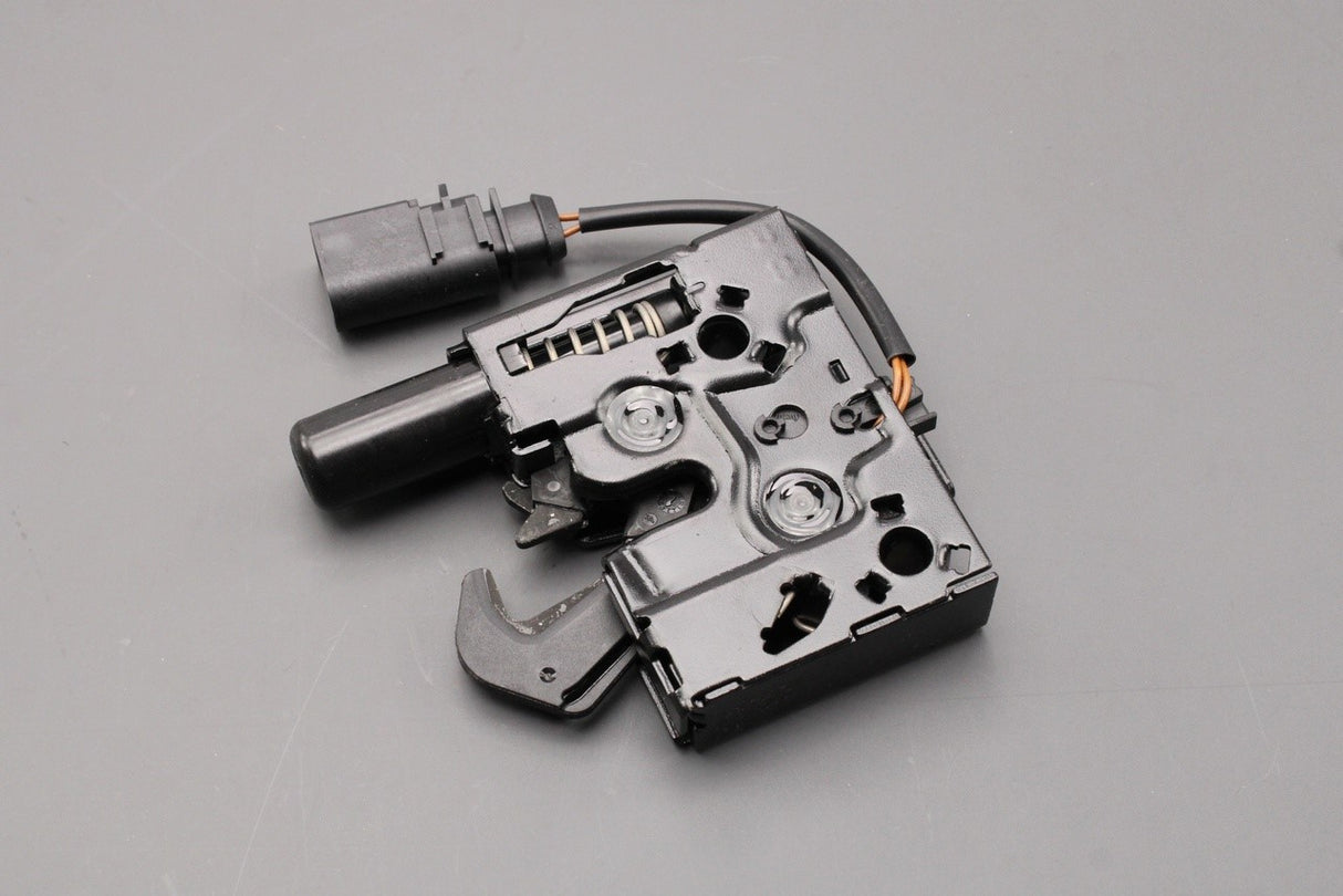 Audi TT TTS TTRS VW Polo T-Cross bonnet lid lock catch 8S0823509B