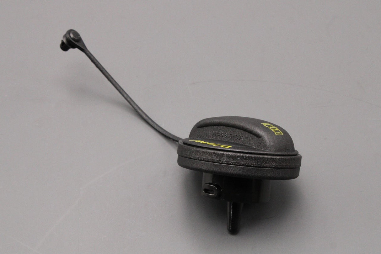 Audi A4 A5 Q5 A8 TDI diesel fuel tank filler screw cap 8K0201550K