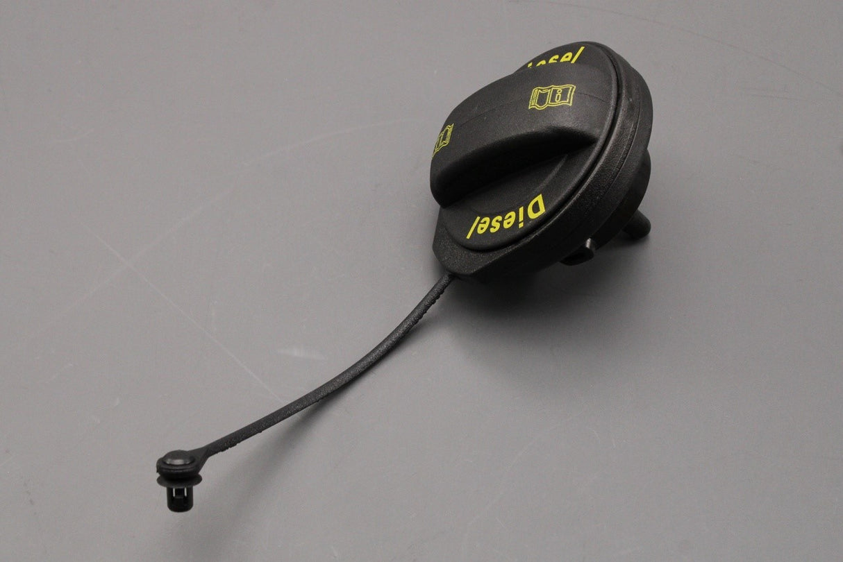 Audi A4 A5 Q5 A8 TDI diesel fuel tank filler screw cap 8K0201550K