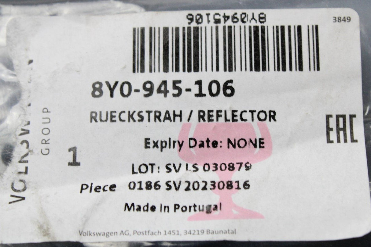 Audi A3 8Y 2020-on rear bumper reflector lens (right) 8Y0945106