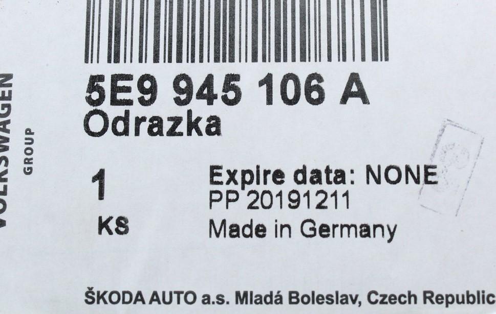 Skoda Octavia 5E Estate 2013-20 right rear bumper reflector 5E9945106A