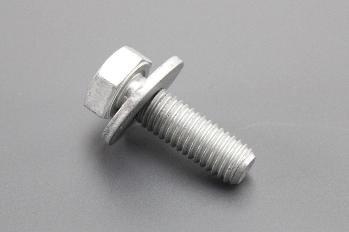 VW Golf Audi A8 Q5 TT R8 TTRS hexagon head bolt M8x25 (x1) N90643906