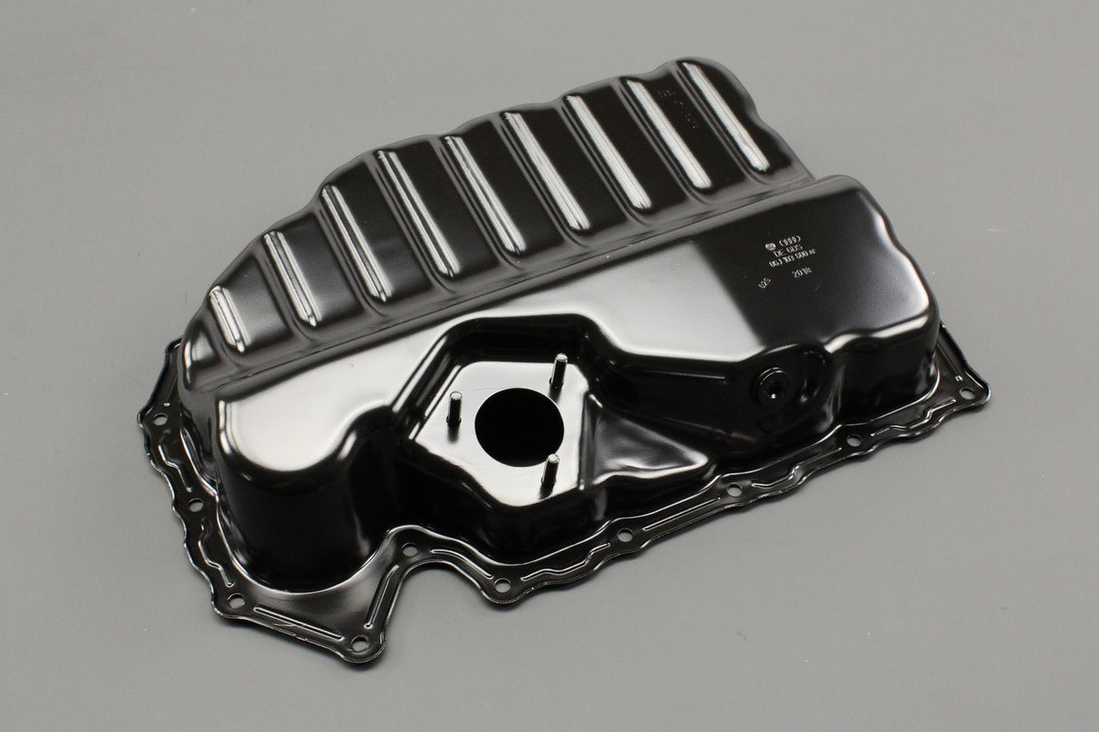 Audi A3 Q3 TT 2.0 TSI TFSI engine oil sump 06J103600AF