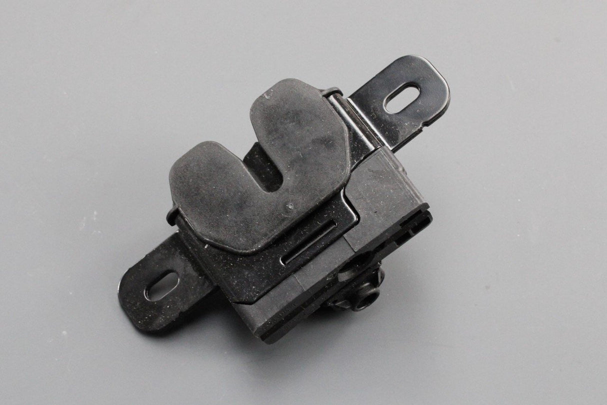 Volvo S60 bonnet lock (left) 31425975