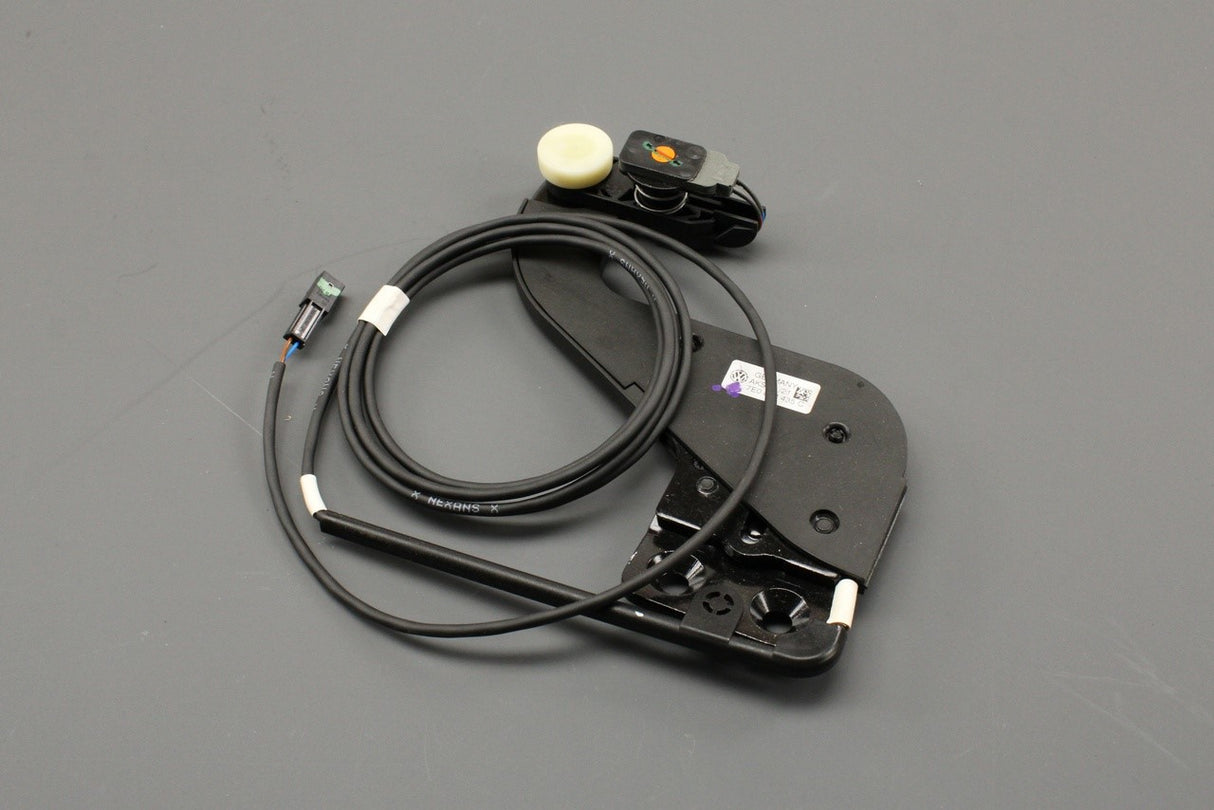 VW Transporter T5 T6 electric sliding door guide left upper 7E0843435C