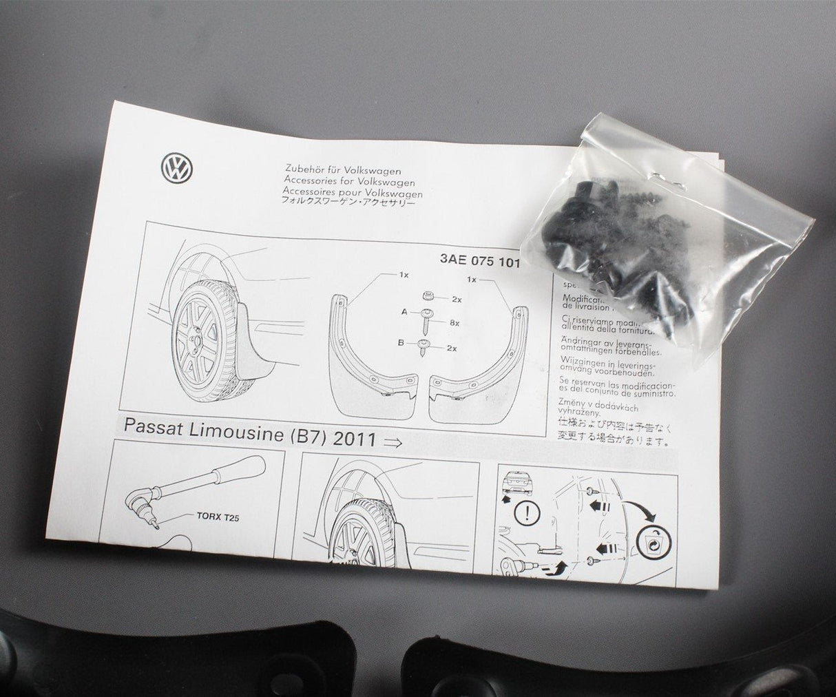 VW Passat B7 11-15 Saloon accessory mud flaps set (rear) 3AE075101