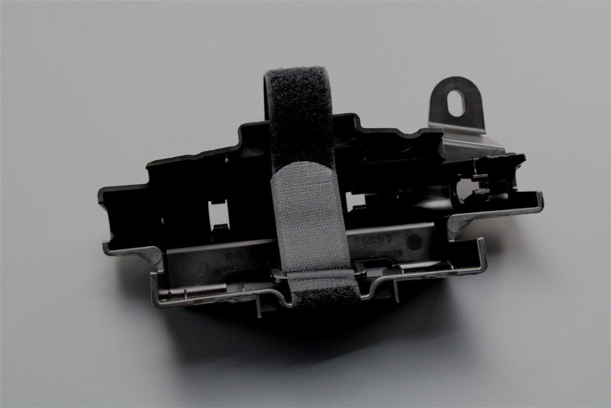 Audi A3 8V 2013-2020 retainer holder for jack tool 8V3012635B