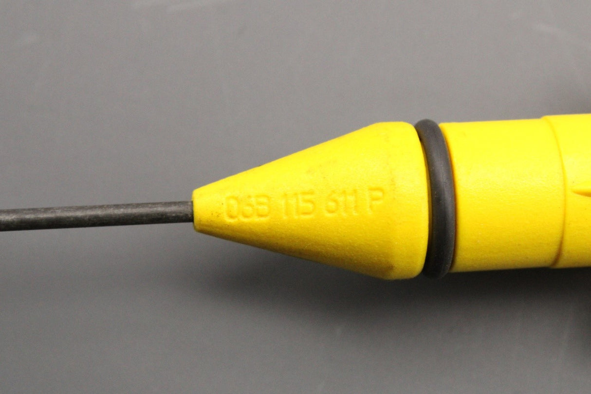 VW Passat 2001-05 Audi A4 01-08 A6 02-05 2.0 FSI oil dipstick 06B115611P