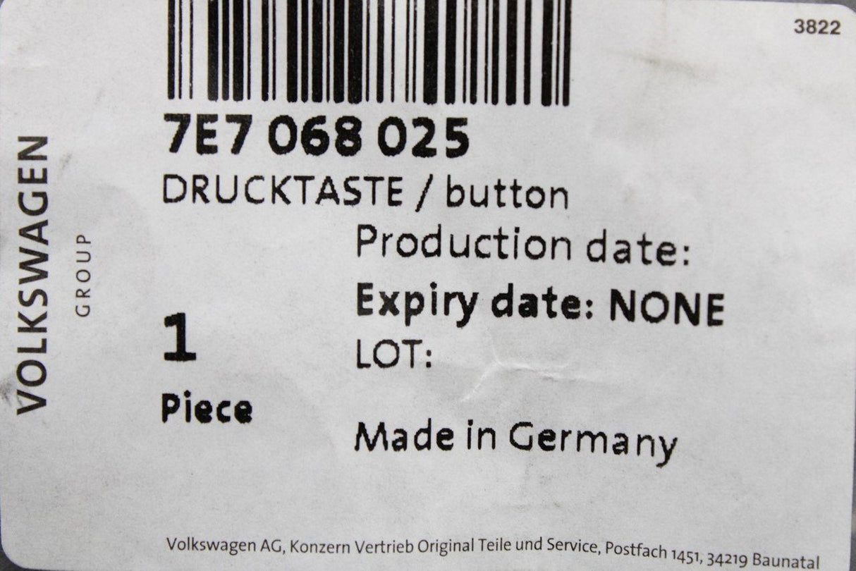 VW California T5.1 T6 2010-2020 Cupboard door push button 7E7068025
