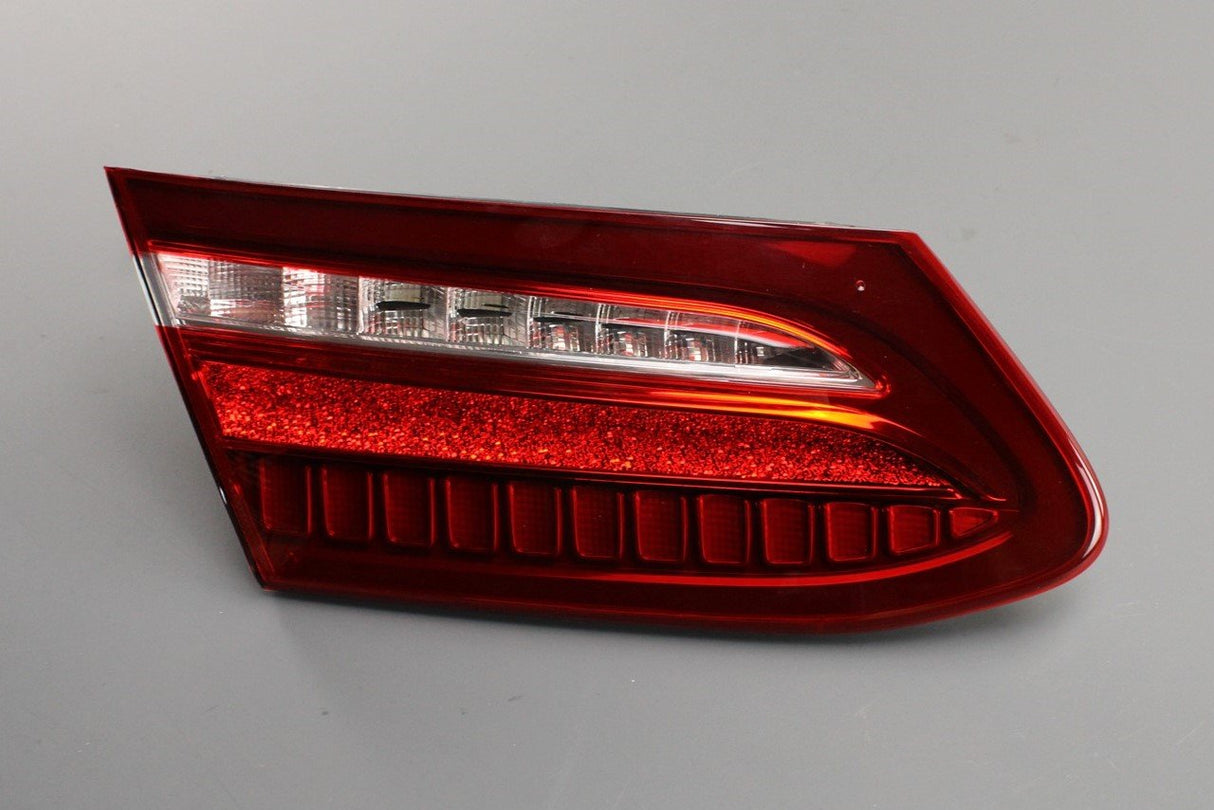 Mercedes-Benz E-Class rear tail light A2389067301