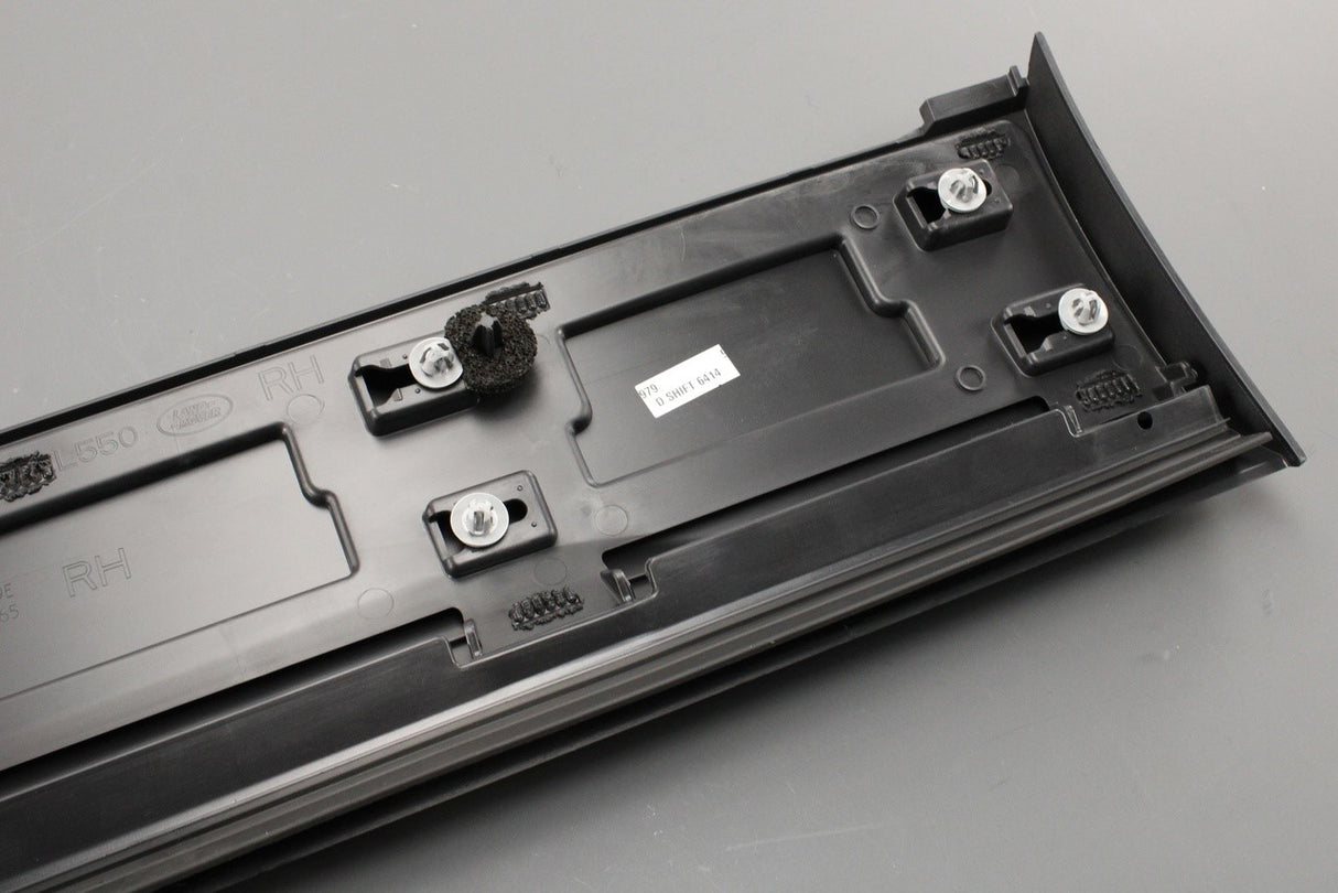 Land Rover Discovery Sport 15-on rear door moulding (right) LR116798