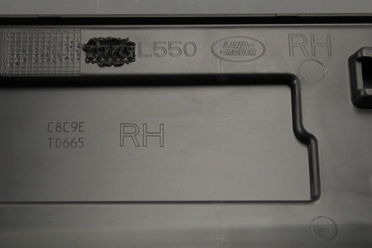 Land Rover Discovery Sport 15-on rear door moulding (right) LR116798