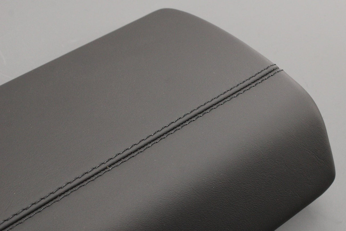 Land Rover Discovery 5 17-on RHD glovebox door (leather) LR088817