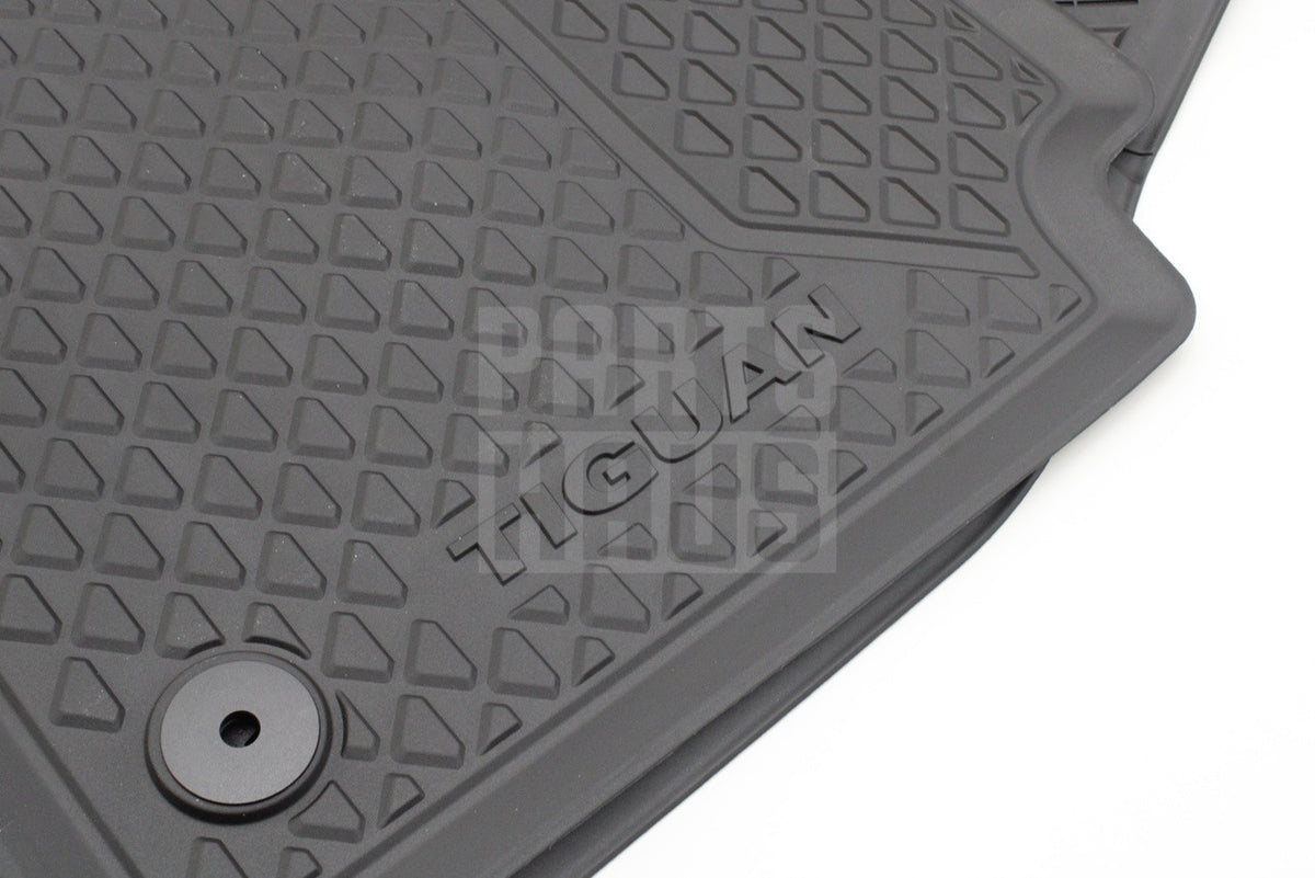 VW Tiguan 2016-24 front rubber floor mats set RHD 5NC061502 82V